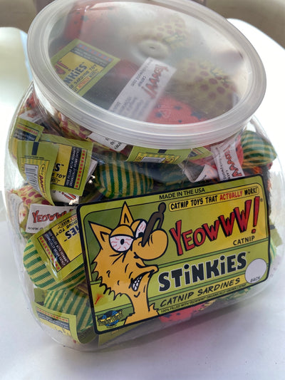 YEOWWW! W/51 SCHOOL OF STINKIES