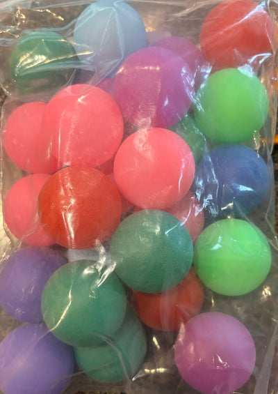 25 Colourful Ping Pong Balls w Clear Countertop Container